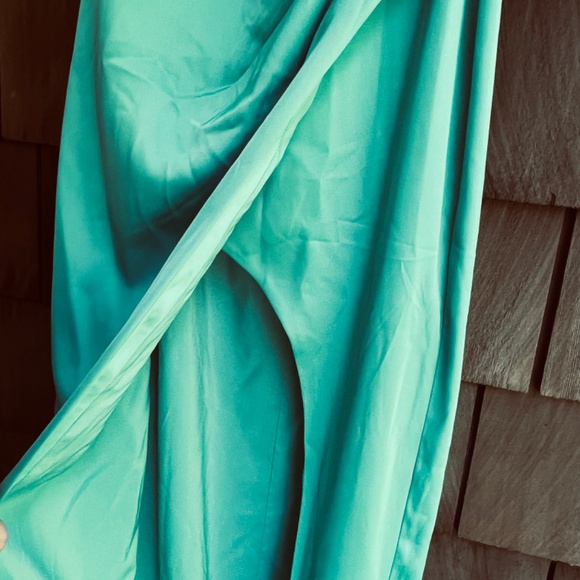 Liv Foster Stretch Satin One Shoulder Maxi Gown Aqua Green Size 6 Asymmetrical - Picture 13 of 17